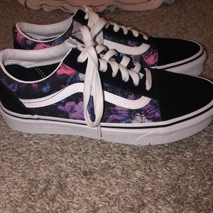 NEVER WORN Old Skool Vans